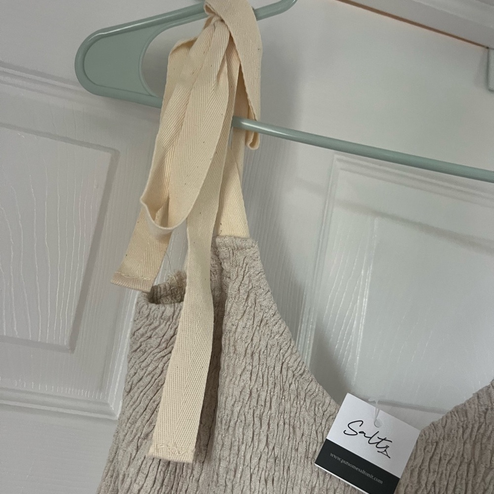Chic Beige Jumpsuit with Bow Straps - Picture 2 of 7